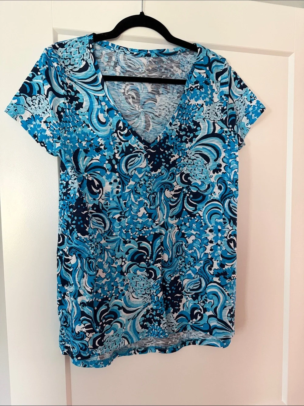 Lilly Pulitzer Women’s Blue Floral V-Neck Top